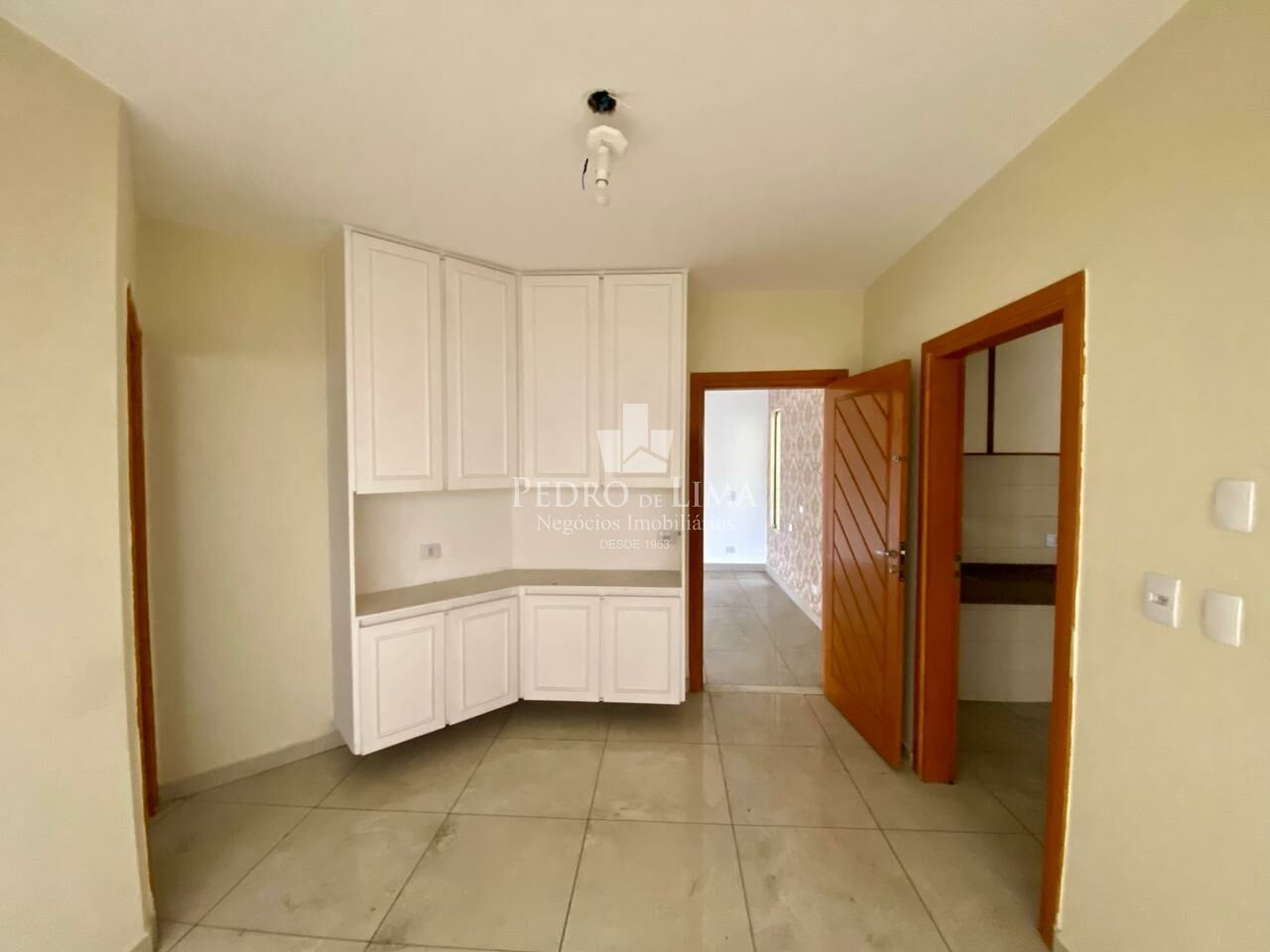 Casa Térrea com 5 dormitórios, 6 vagas e piscina na Vila Rosália - Guarulhos