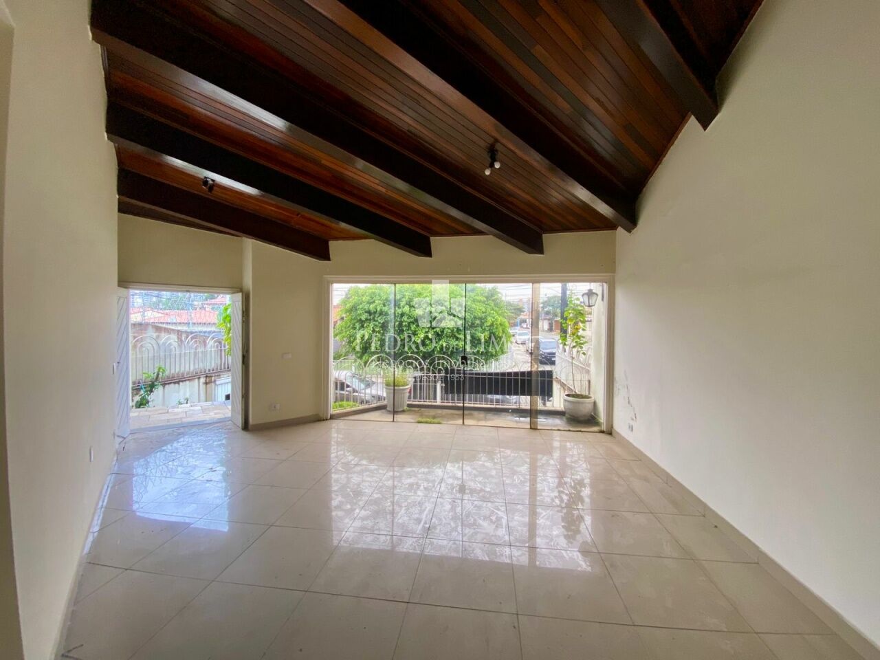 imagem do imovel Casa Térrea com 5 dormitórios, 6 vagas e piscina na Vila Rosália - Guarulhos ref: TP30236