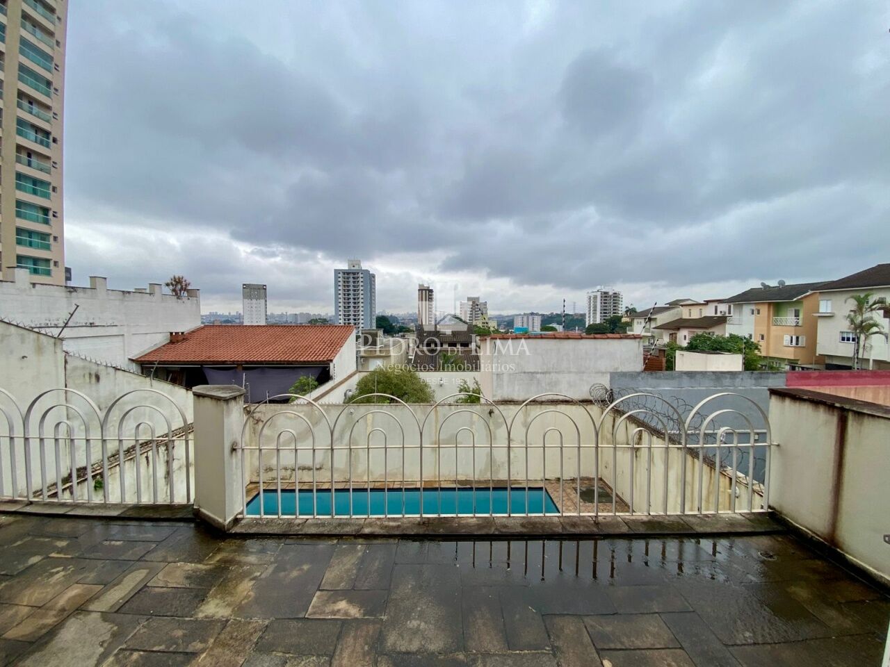 Casa Térrea com 5 dormitórios, 6 vagas e piscina na Vila Rosália - Guarulhos