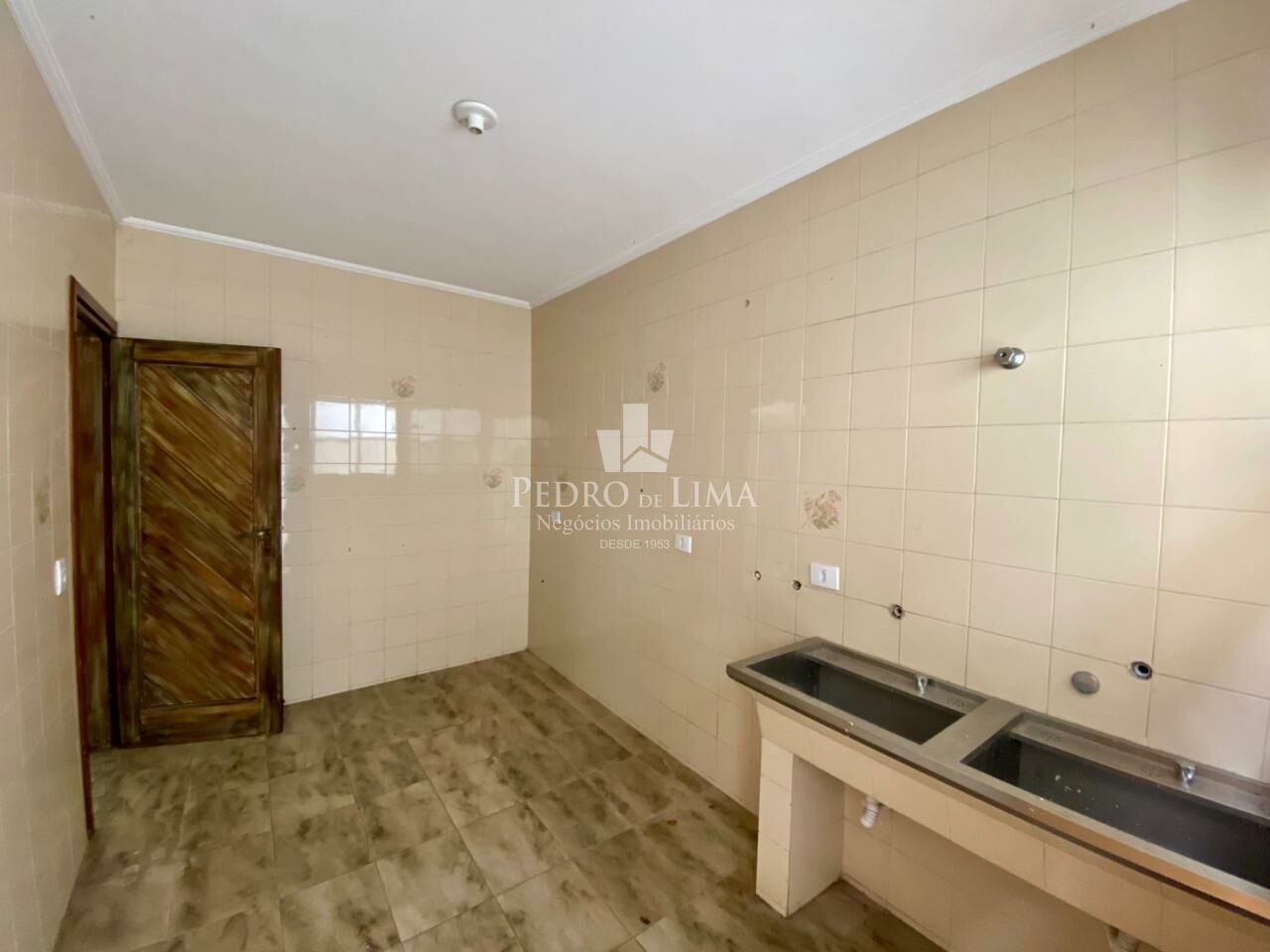 Casa Térrea com 5 dormitórios, 6 vagas e piscina na Vila Rosália - Guarulhos