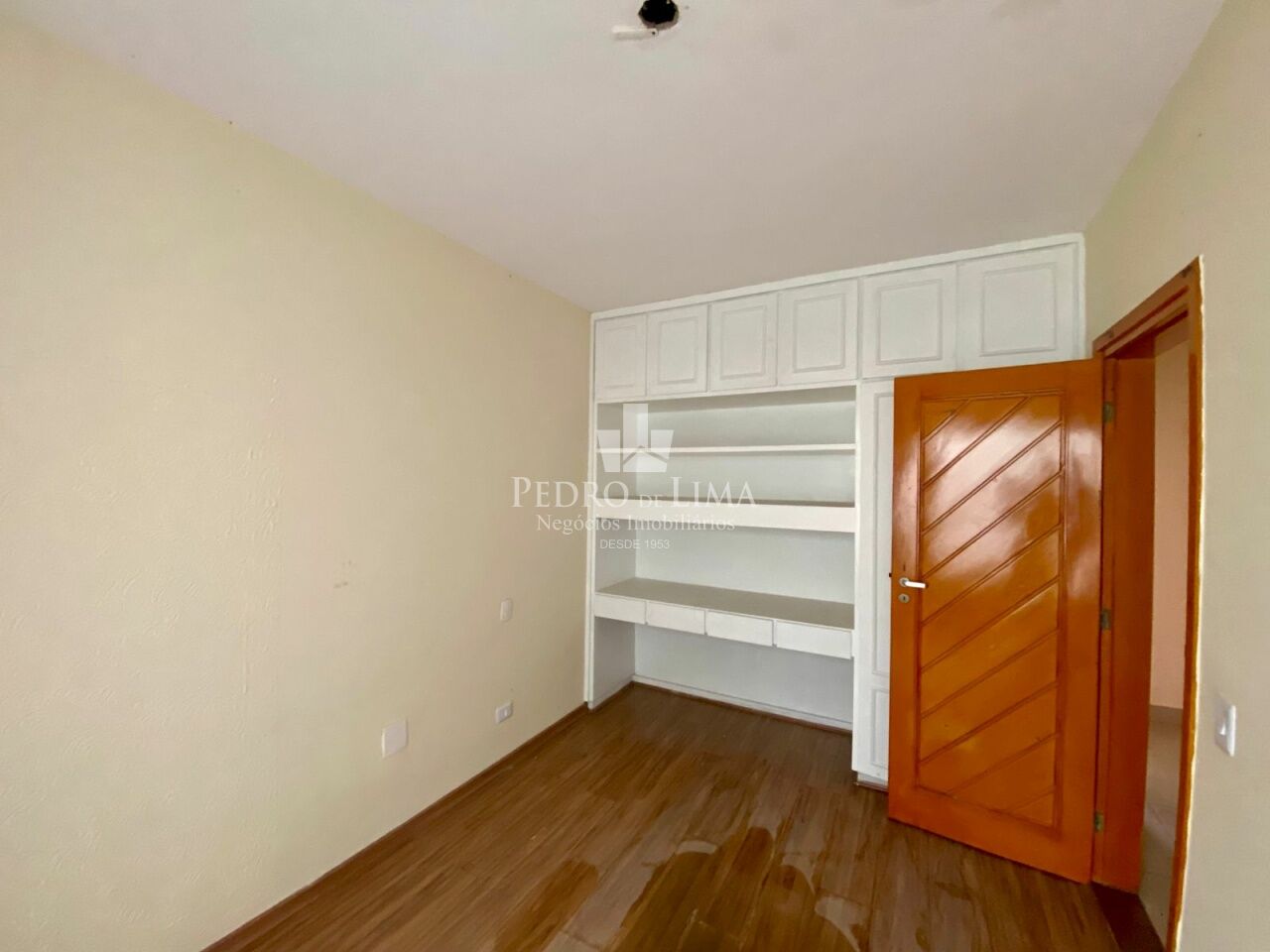 Casa Térrea com 5 dormitórios, 6 vagas e piscina na Vila Rosália - Guarulhos