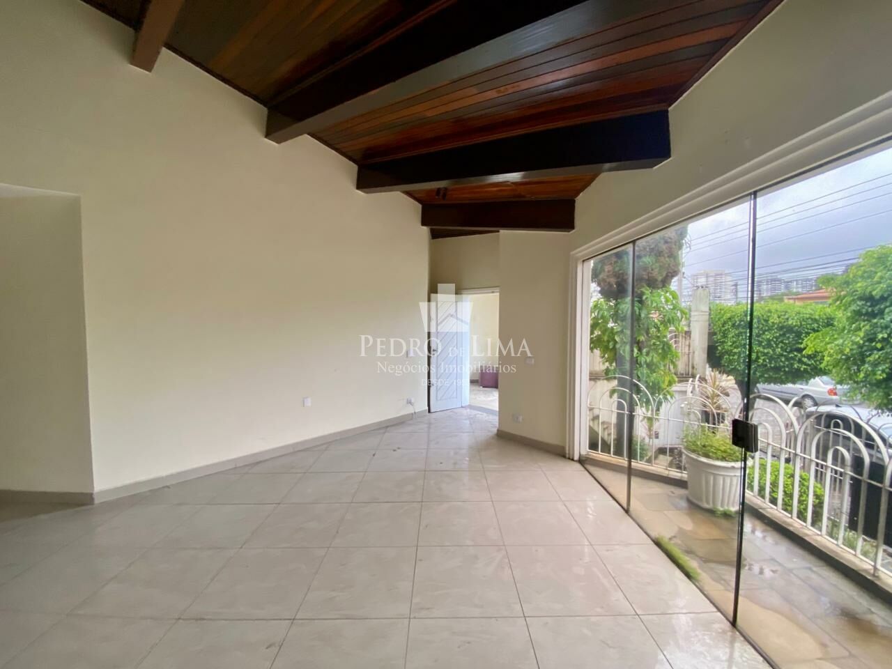 imagem do imovel Casa Térrea com 5 dormitórios, 6 vagas e piscina na Vila Rosália - Guarulhos ref: TP30236