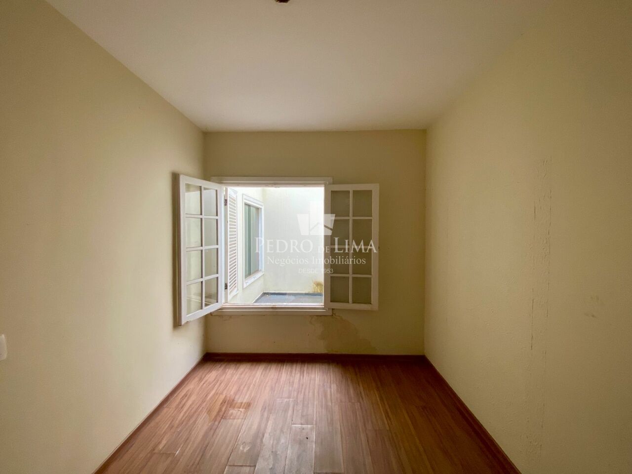 Casa Térrea com 5 dormitórios, 6 vagas e piscina na Vila Rosália - Guarulhos