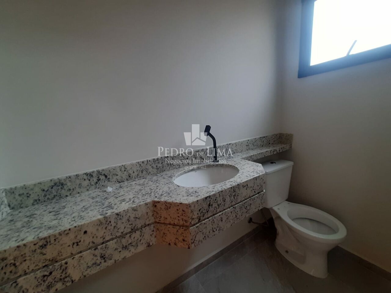 Sobrado Frontal, 2 suítes, 4 vagas, Vila Carrão