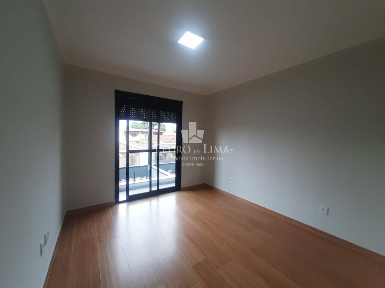 Sobrado frontal, 3 dormitórios, 3 suítes, 2 vagas, Vila Carrão