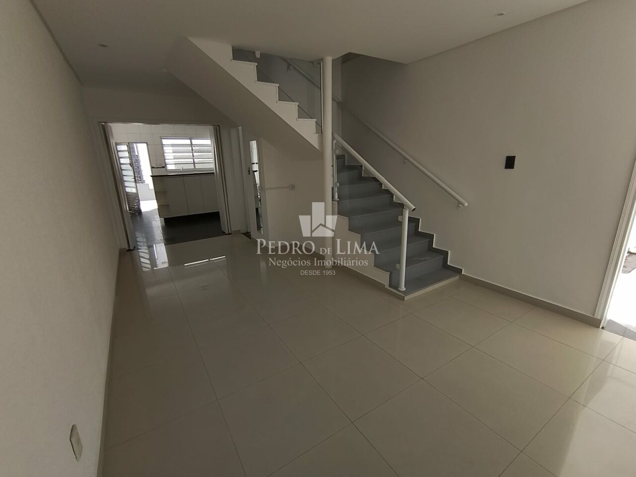 Sobrado Comercial ou Residencial  de 243m2, 3 Dormitórios, Piscina, na Vila Formosa