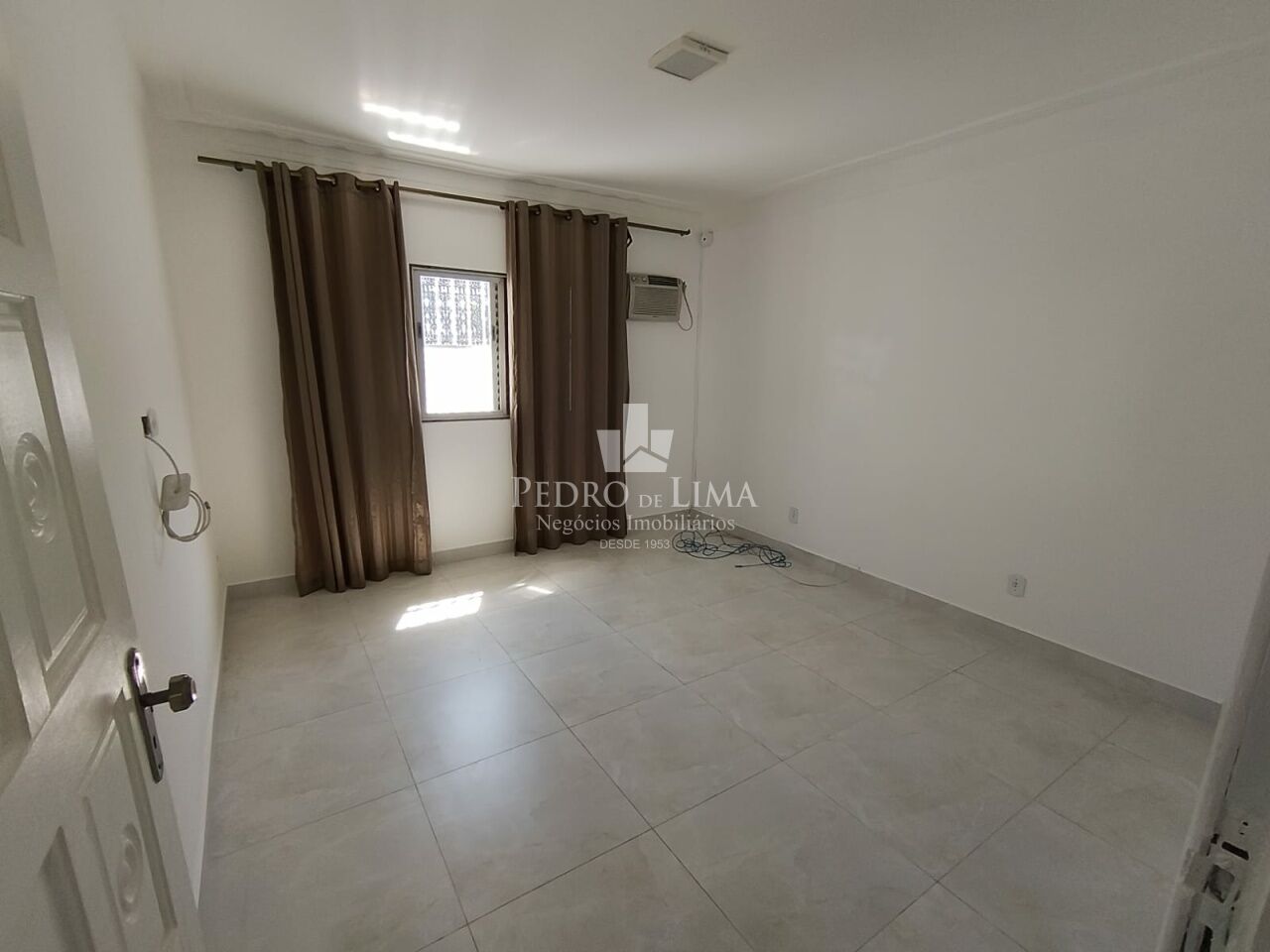 Sobrado Comercial ou Residencial  de 243m2, 3 Dormitórios, Piscina, na Vila Formosa