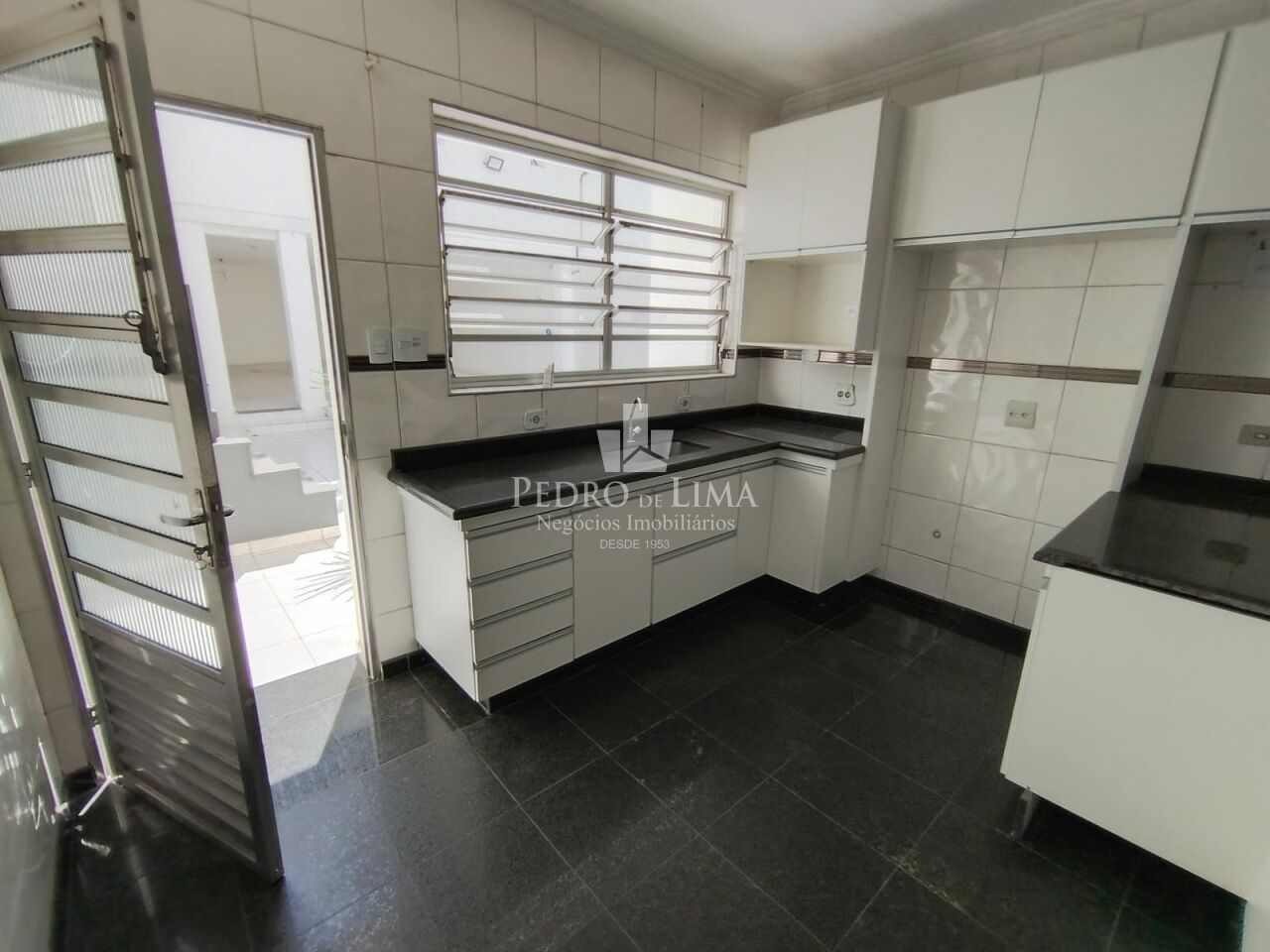 Sobrado Comercial ou Residencial  de 243m2, 3 Dormitórios, Piscina, na Vila Formosa