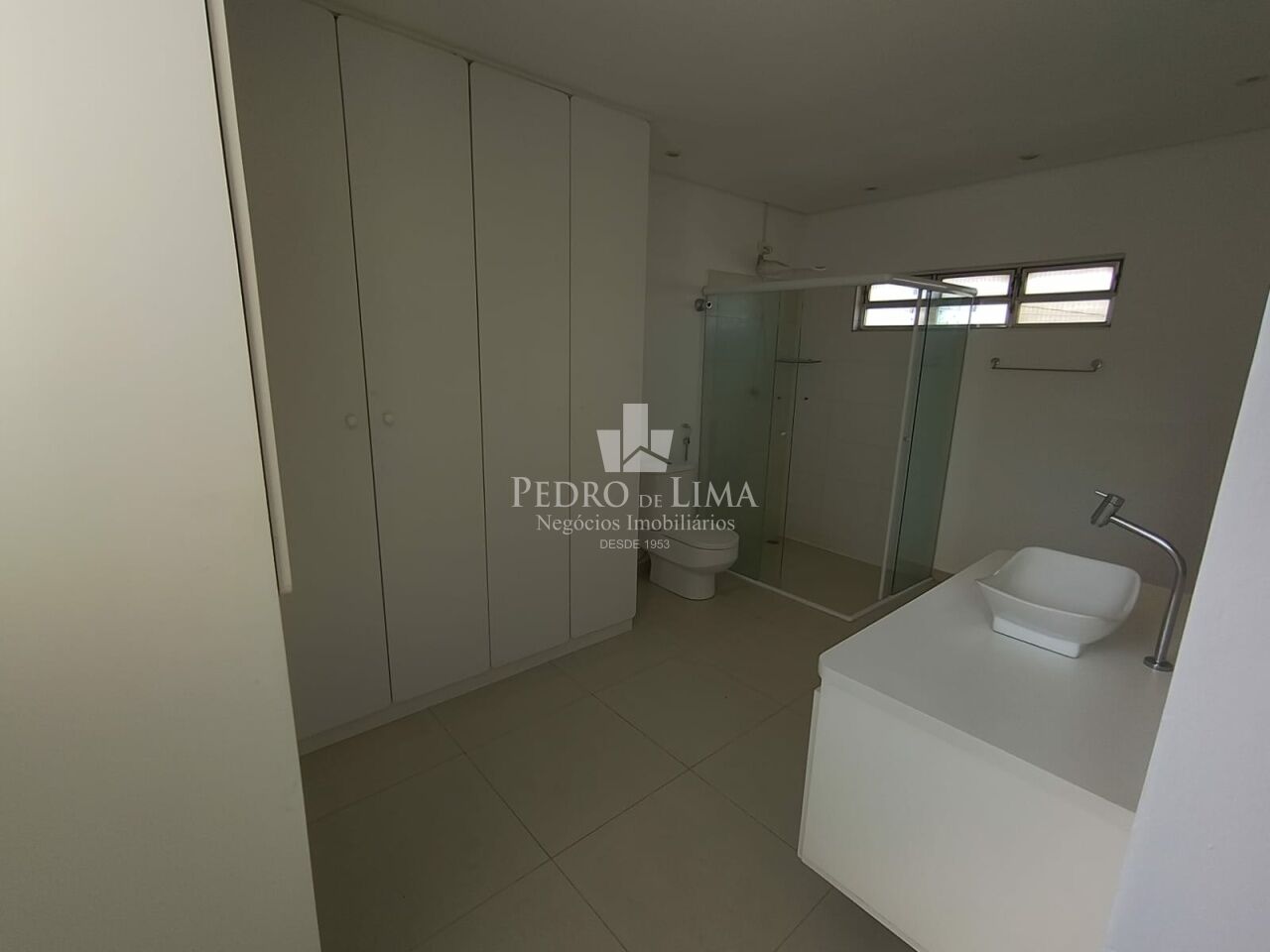 Sobrado Comercial ou Residencial  de 243m2, 3 Dormitórios, Piscina, na Vila Formosa