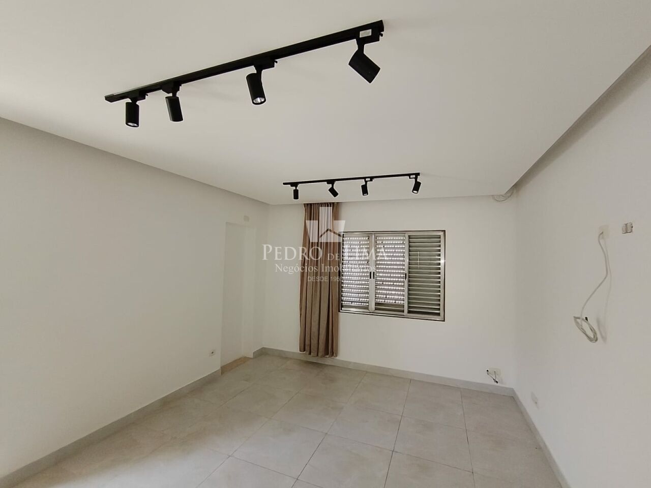 Sobrado Comercial ou Residencial  de 243m2, 3 Dormitórios, Piscina, na Vila Formosa