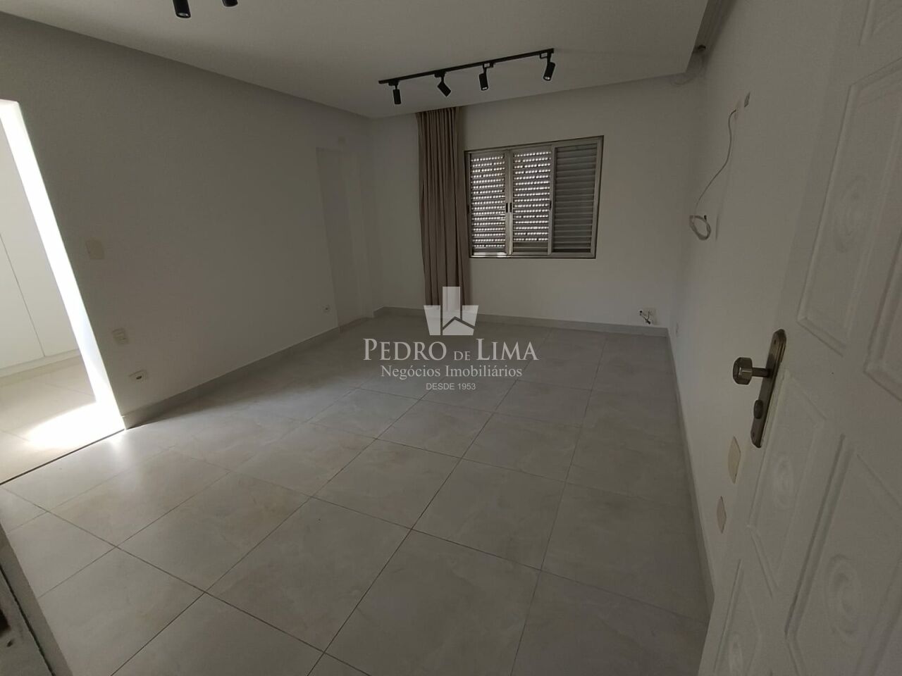 Sobrado Comercial ou Residencial  de 243m2, 3 Dormitórios, Piscina, na Vila Formosa