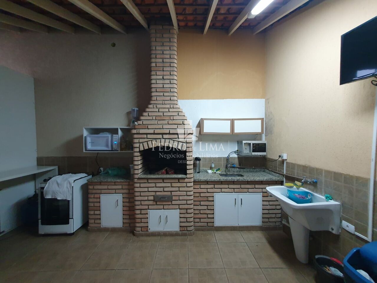 Sobrado bem localizado no Tatuapé, fins comerciais, 260m2 de terreno e 350m2 de área construída.