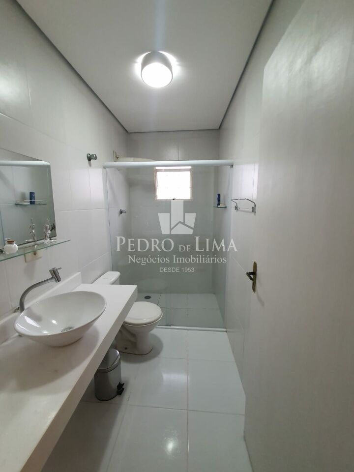 Dois sobrados para fins residenciais no mesmo terreno ! aprox. 400m² de área construída