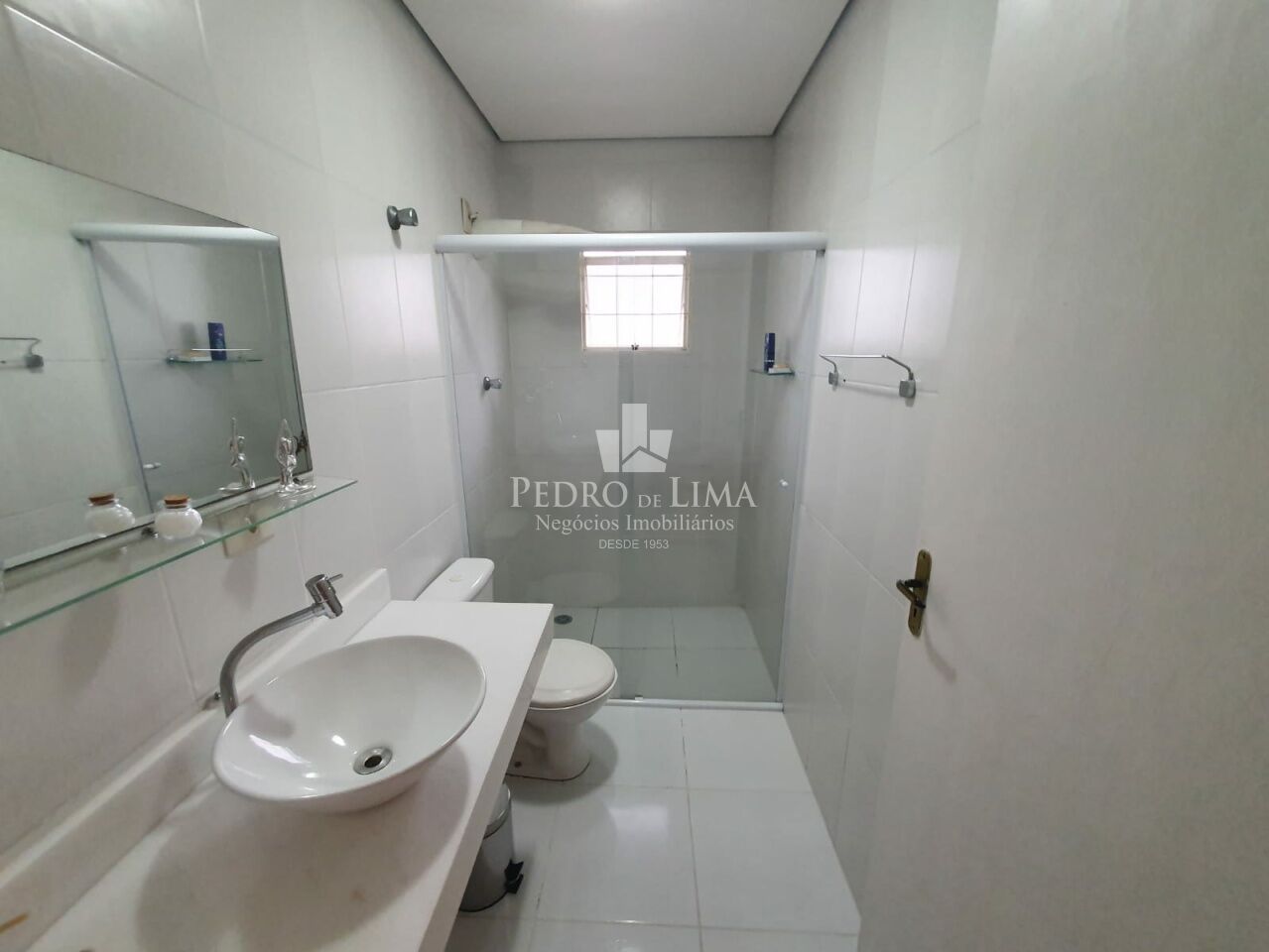 Dois sobrados para fins residenciais no mesmo terreno ! aprox. 400m² de área construída