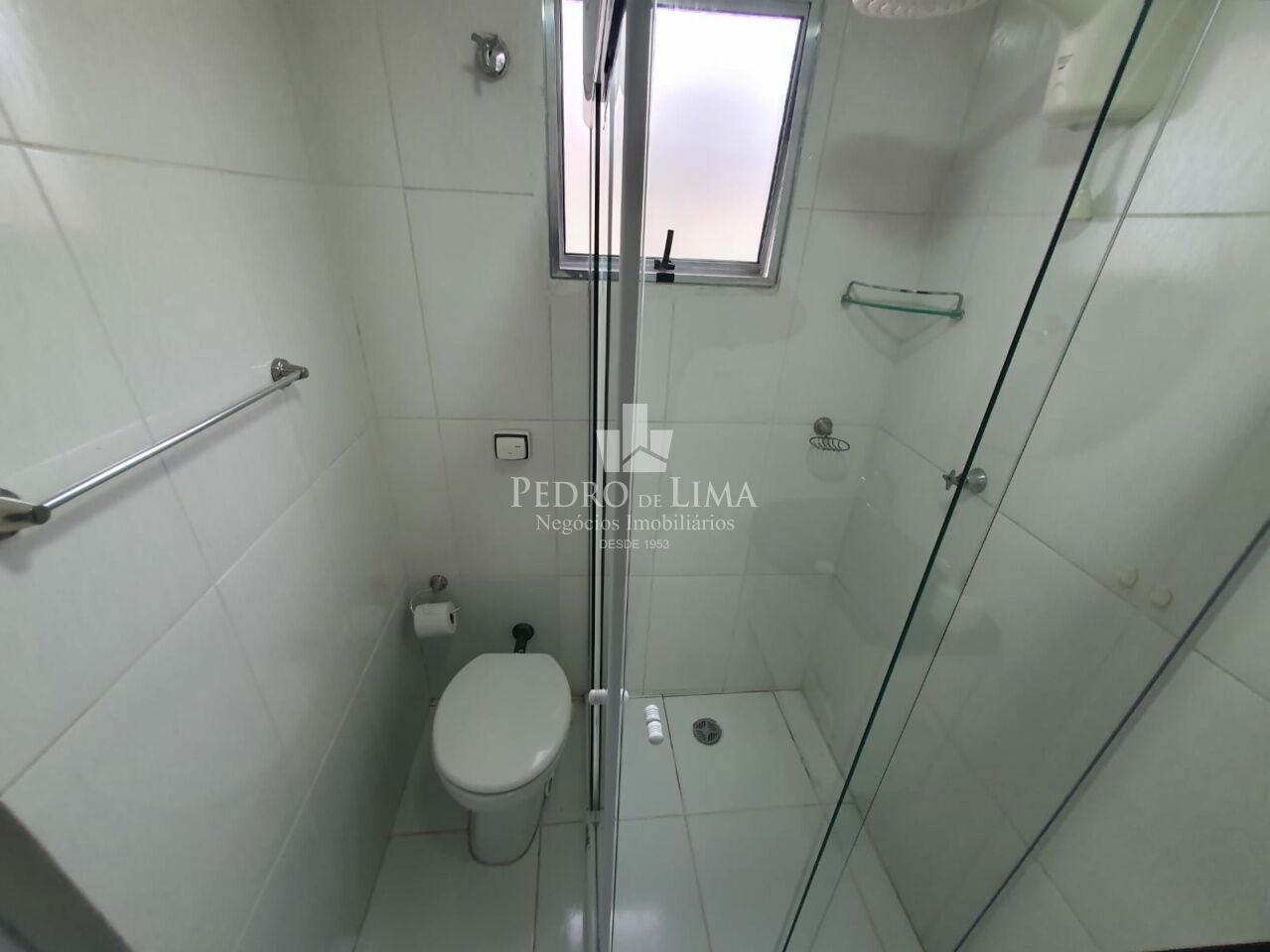 Dois sobrados para fins residenciais no mesmo terreno ! aprox. 400m² de área construída