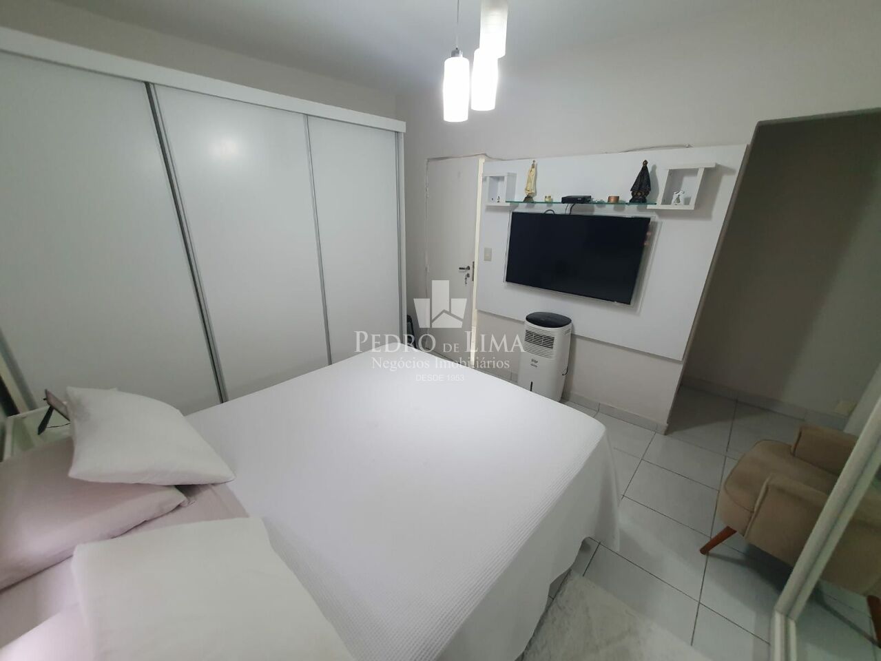 Dois sobrados para fins residenciais no mesmo terreno ! aprox. 400m² de área construída