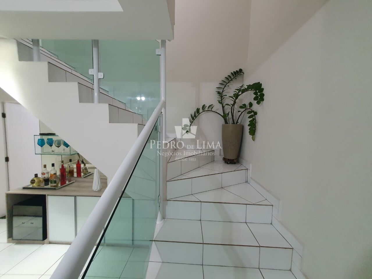 Dois sobrados para fins residenciais no mesmo terreno ! aprox. 400m² de área construída