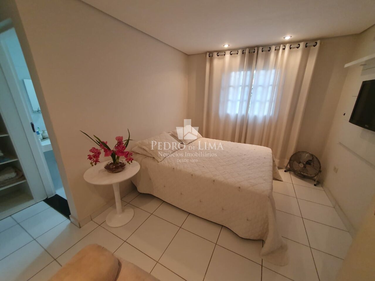 Dois sobrados para fins residenciais no mesmo terreno ! aprox. 400m² de área construída