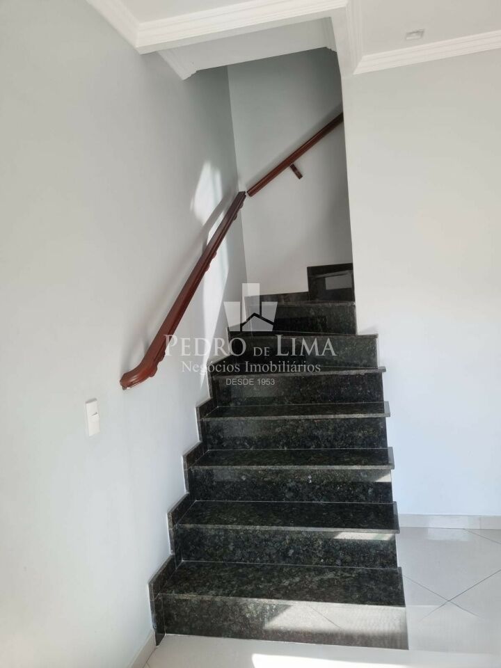 Casa com 3 dormitórios sendo 1 suíte, 3 banheiros, 2 vagas de garagem Vila Prudente