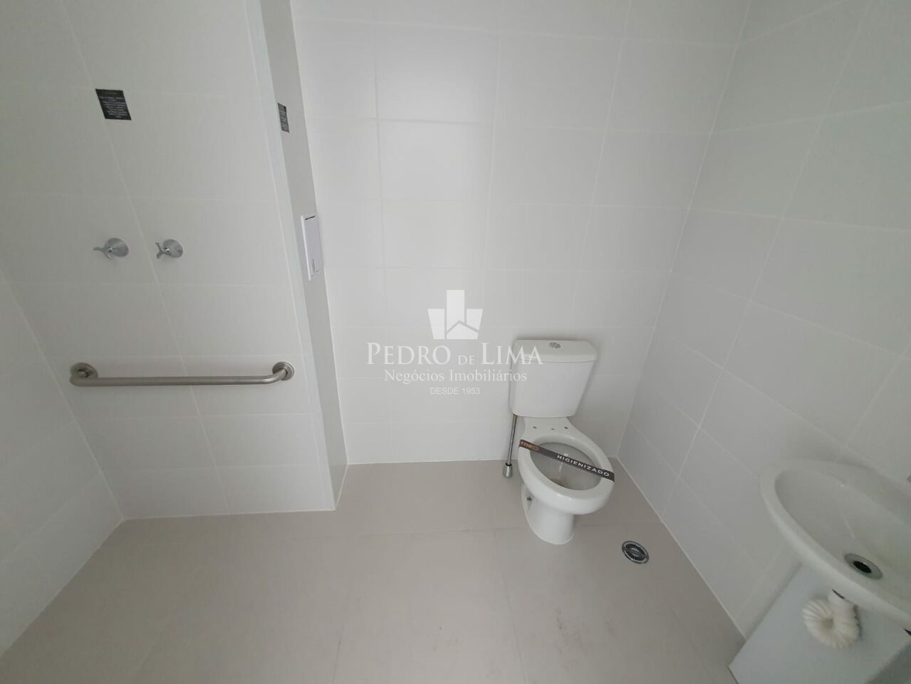Apartamento tipo Studio, próximo ao Metrô Tatuapé, 21m², 1 dormitório com varanda.