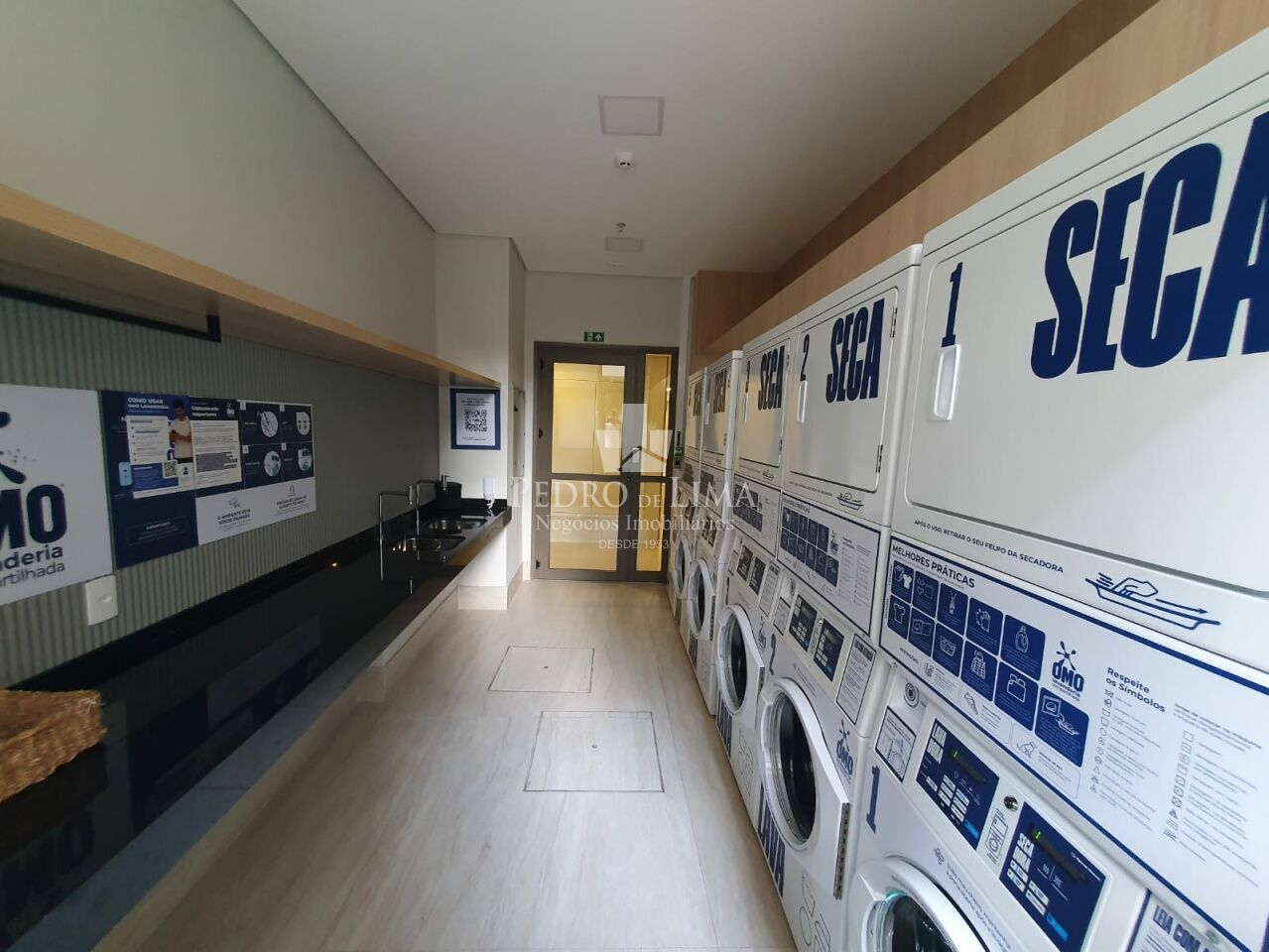 Apartamento tipo Studio, próximo ao Metrô Tatuapé, 21m², 1 dormitório com varanda.