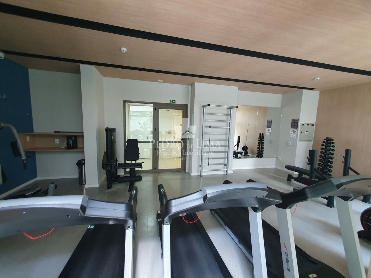 Apartamento tipo Studio, próximo ao Metrô Tatuapé, 21m², 1 dormitório com varanda.