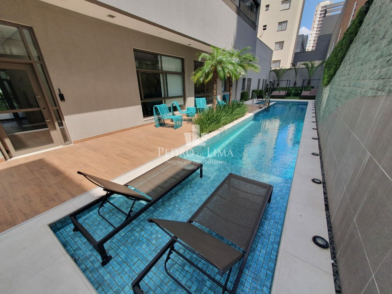 Apartamento tipo Studio, próximo ao Metrô Tatuapé, 21m², 1 dormitório com varanda.