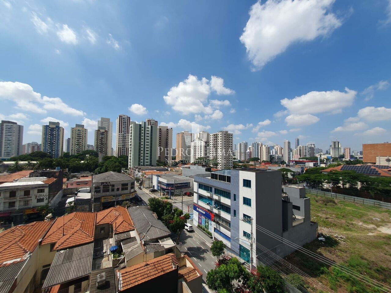 Apartamento tipo Studio, próximo ao Metrô Tatuapé, 21m², 1 dormitório com varanda.