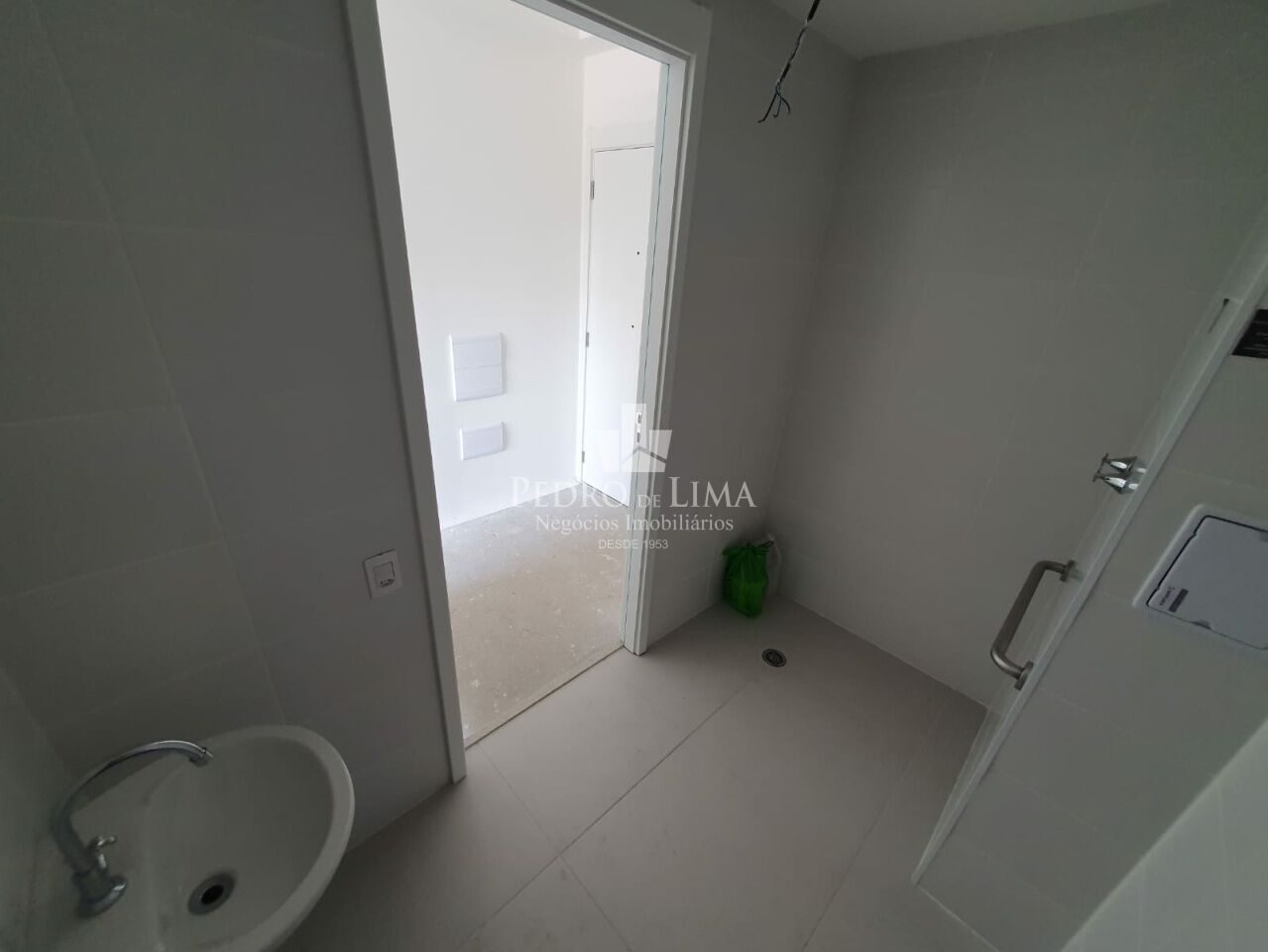 Apartamento tipo Studio, próximo ao Metrô Tatuapé, 21m², 1 dormitório com varanda.