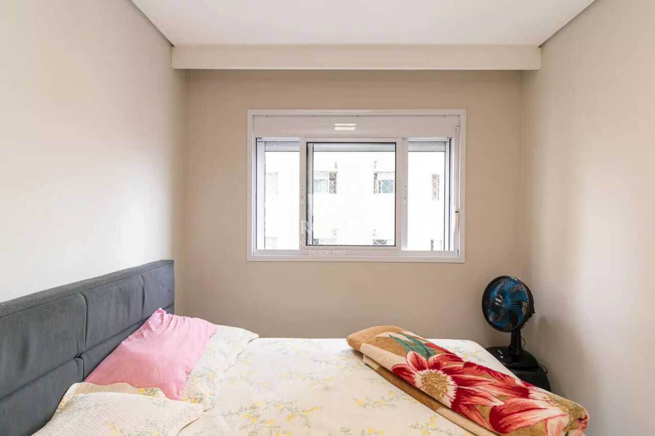 Apartamento com sacada  2 dormitorios, 1 banheiro 1 vaga  Condominio Vita Parque