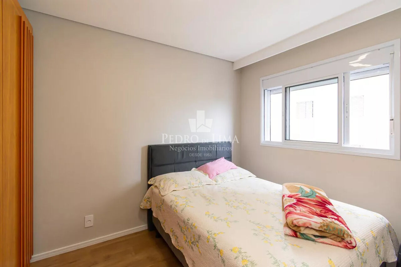 Apartamento com sacada  2 dormitorios, 1 banheiro 1 vaga  Condominio Vita Parque