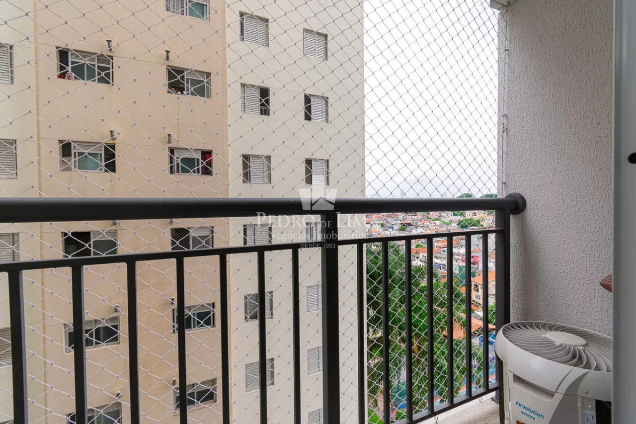 Apartamento com sacada  2 dormitorios, 1 banheiro 1 vaga  Condominio Vita Parque