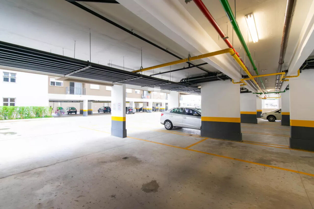 Apartamento com sacada  2 dormitorios, 1 banheiro 1 vaga  Condominio Vita Parque