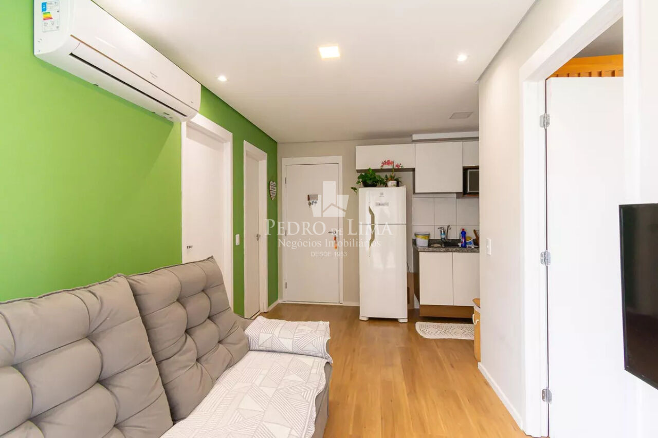 Apartamento com sacada  2 dormitorios, 1 banheiro 1 vaga  Condominio Vita Parque