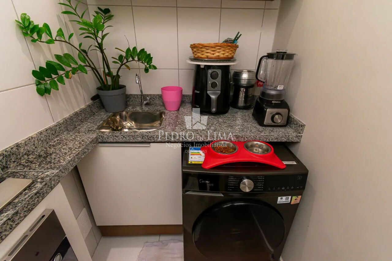 Apartamento com sacada  2 dormitorios, 1 banheiro 1 vaga  Condominio Vita Parque