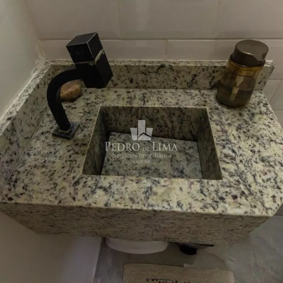 Sobrado Frontal  com Espaço Gourmet e Piscina, 3 suítes, lavabo, 2 vagas de garagem