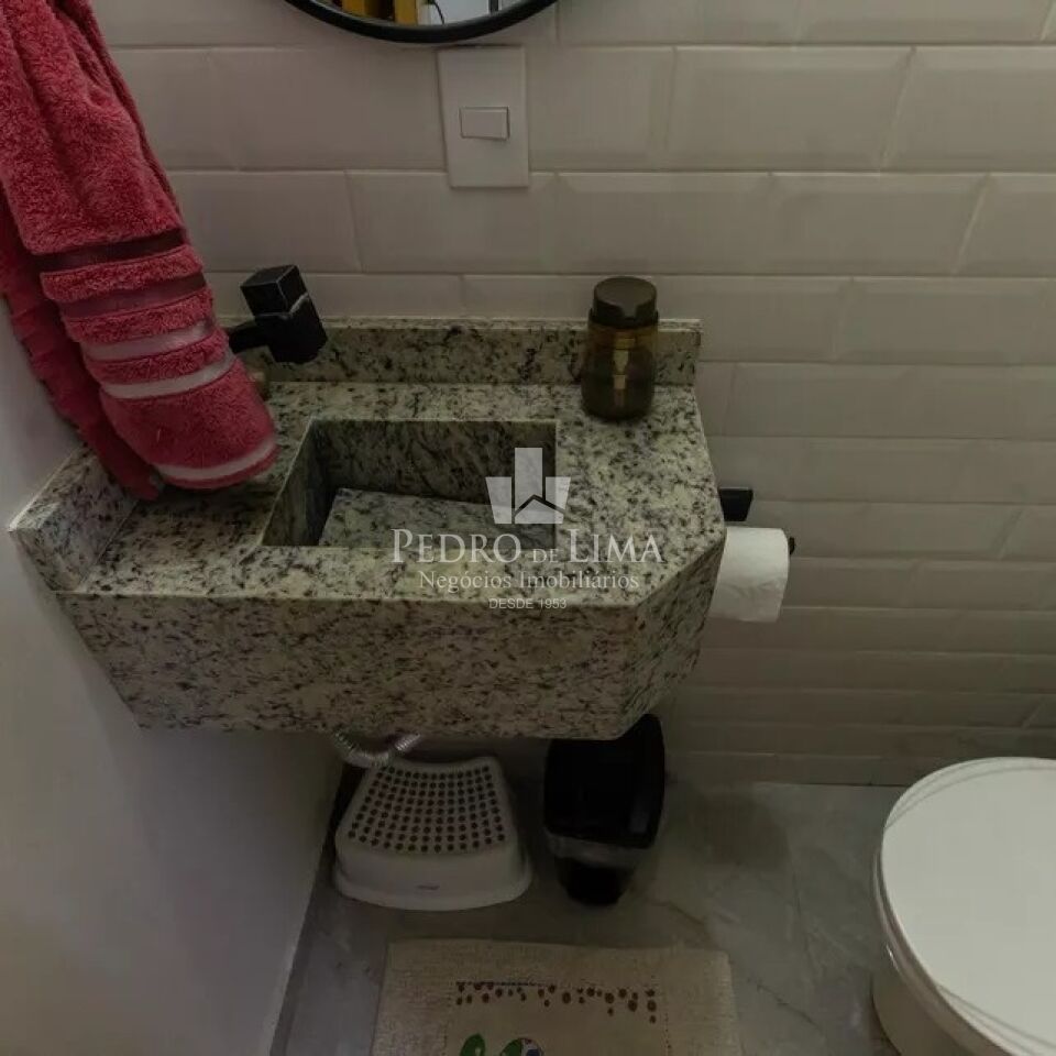 Sobrado Frontal  com Espaço Gourmet e Piscina, 3 suítes, lavabo, 2 vagas de garagem