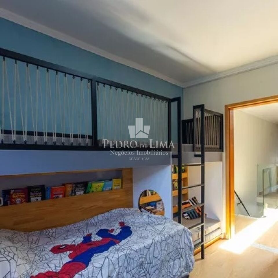 Sobrado Frontal  com Espaço Gourmet e Piscina, 3 suítes, lavabo, 2 vagas de garagem