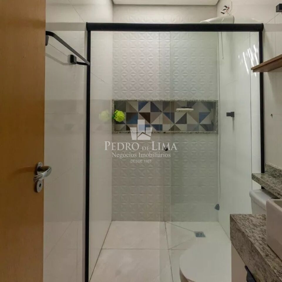 Sobrado Frontal  com Espaço Gourmet e Piscina, 3 suítes, lavabo, 2 vagas de garagem