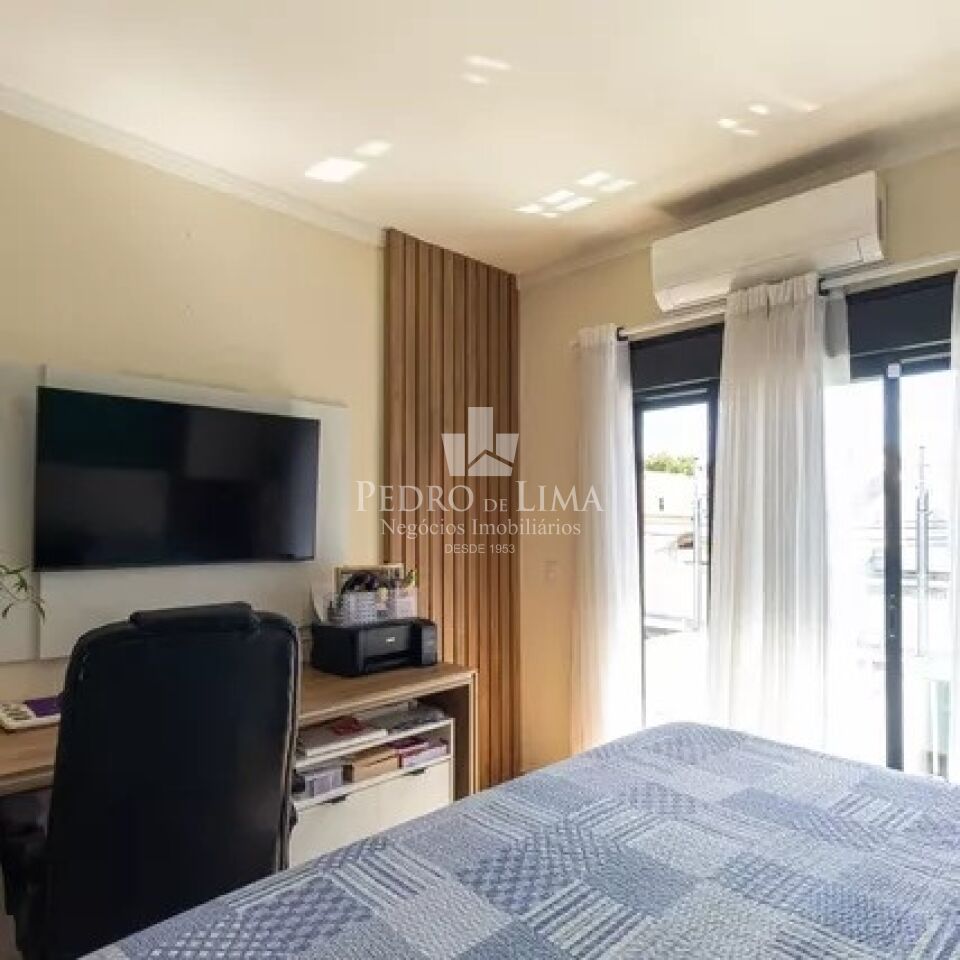 Sobrado Frontal  com Espaço Gourmet e Piscina, 3 suítes, lavabo, 2 vagas de garagem
