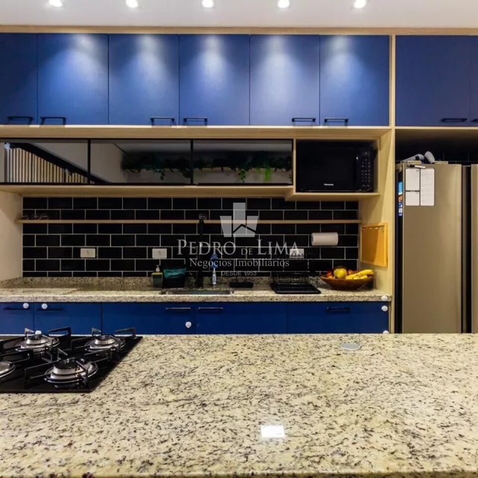Sobrado Frontal  com Espaço Gourmet e Piscina, 3 suítes, lavabo, 2 vagas de garagem