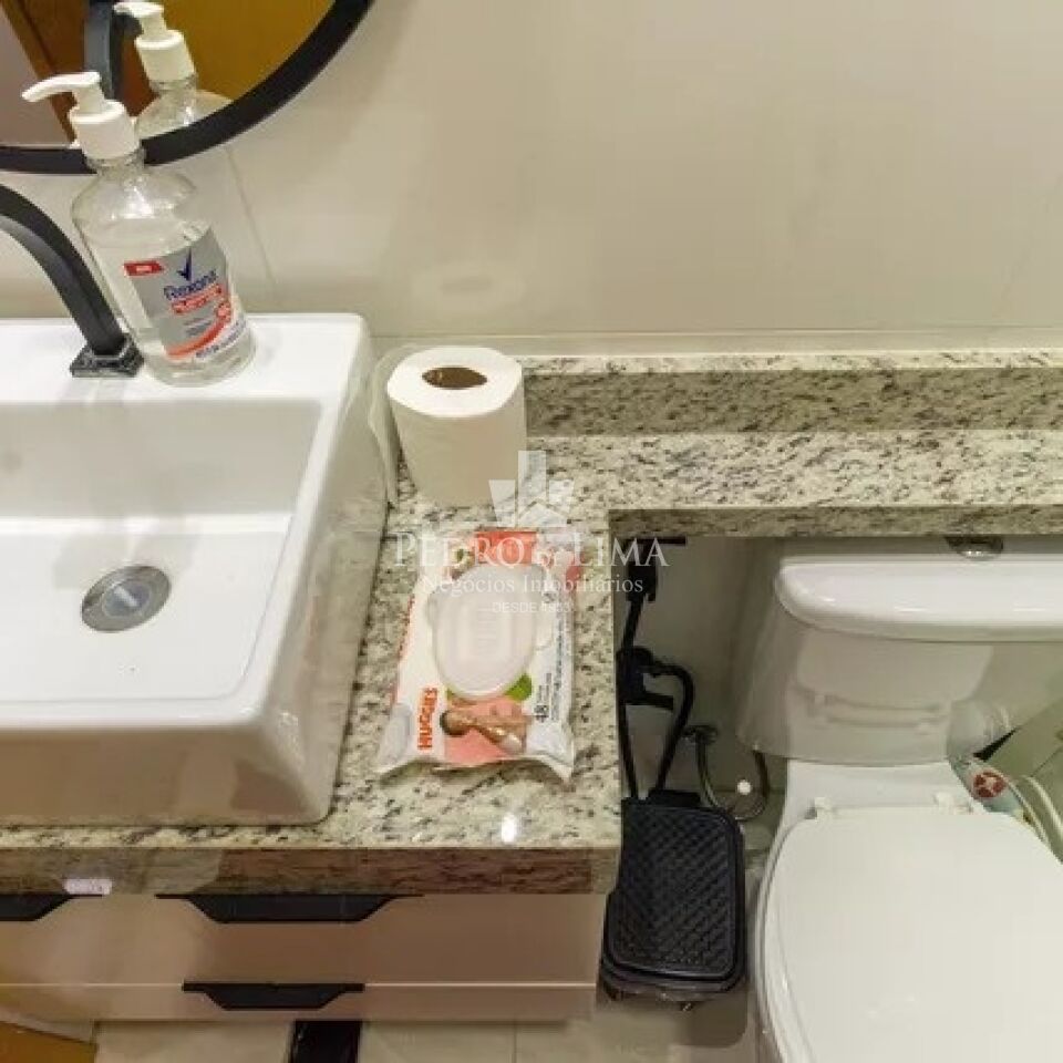 Sobrado Frontal  com Espaço Gourmet e Piscina, 3 suítes, lavabo, 2 vagas de garagem