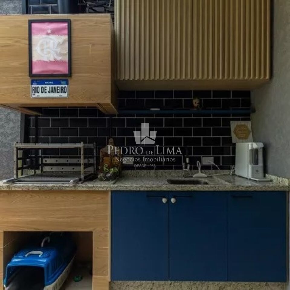 Sobrado Frontal  com Espaço Gourmet e Piscina, 3 suítes, lavabo, 2 vagas de garagem