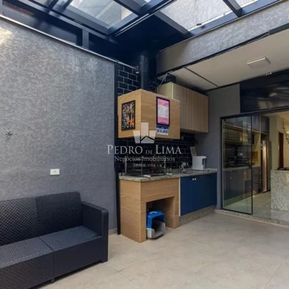 Sobrado Frontal  com Espaço Gourmet e Piscina, 3 suítes, lavabo, 2 vagas de garagem