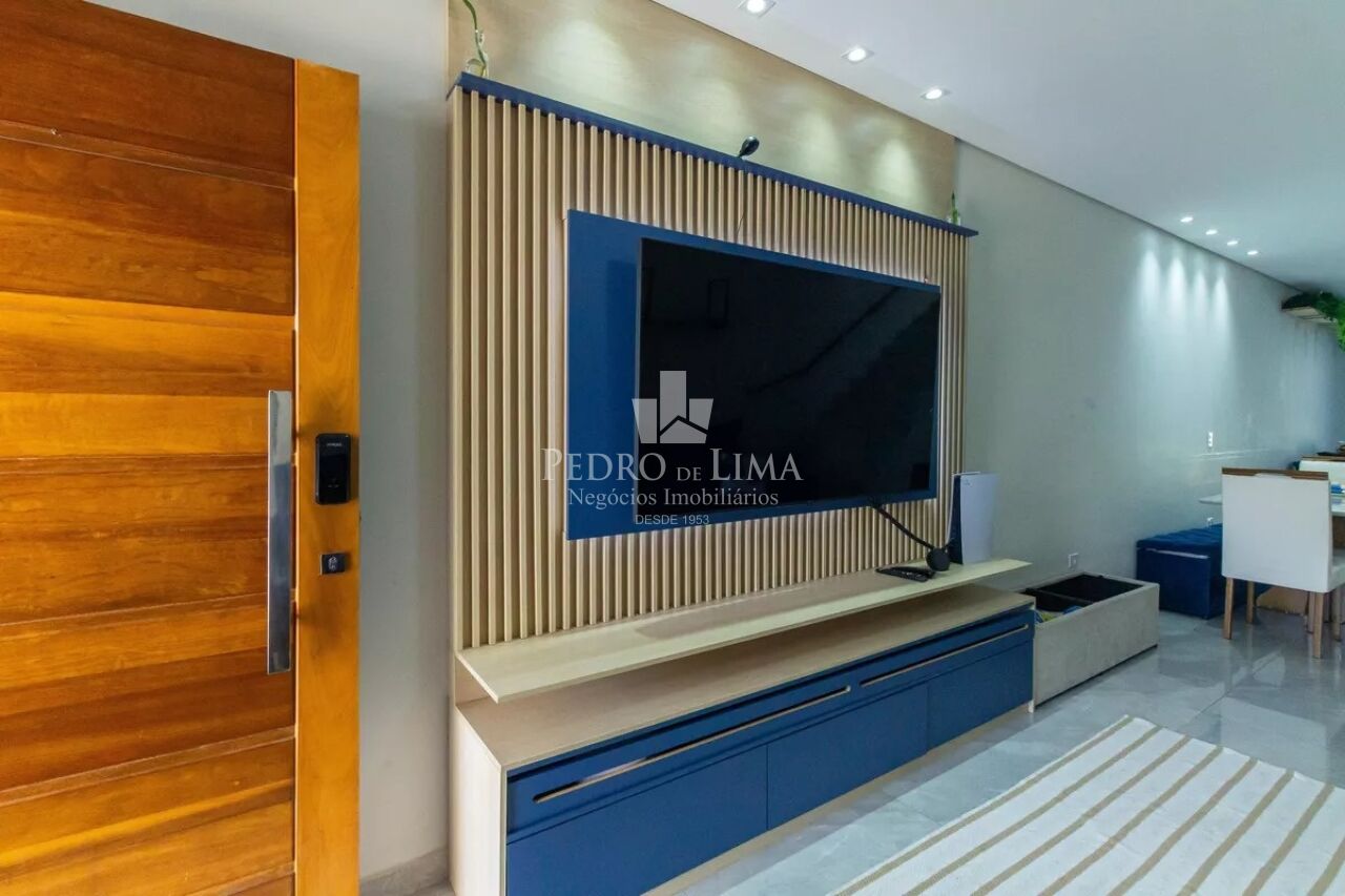 imagem do imovel Sobrado Frontal  com Espaço Gourmet e Piscina, 3 suítes, lavabo, 2 vagas de garagem ref: TP30312