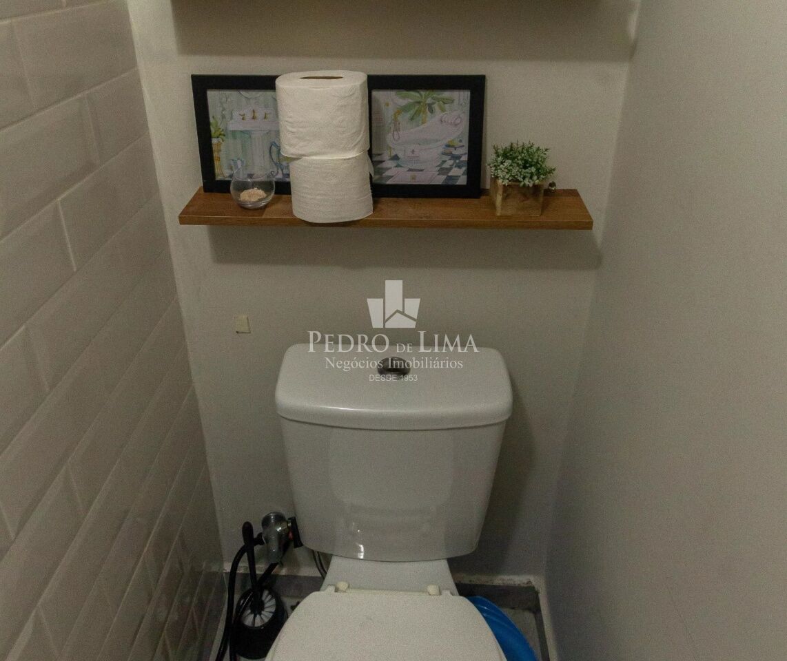 Sobrado Frontal  com Espaço Gourmet e Piscina, 3 suítes, lavabo, 2 vagas de garagem