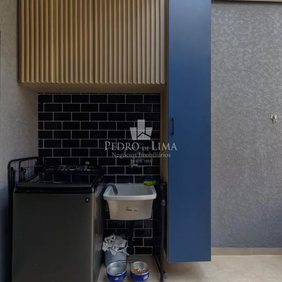 Sobrado Frontal  com Espaço Gourmet e Piscina, 3 suítes, lavabo, 2 vagas de garagem