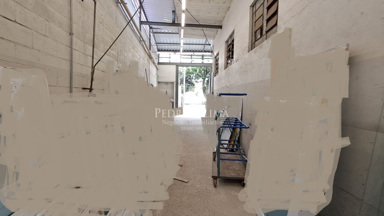 Galpão 442m², com mezanino, 2 banheiros, na Vila Manchester