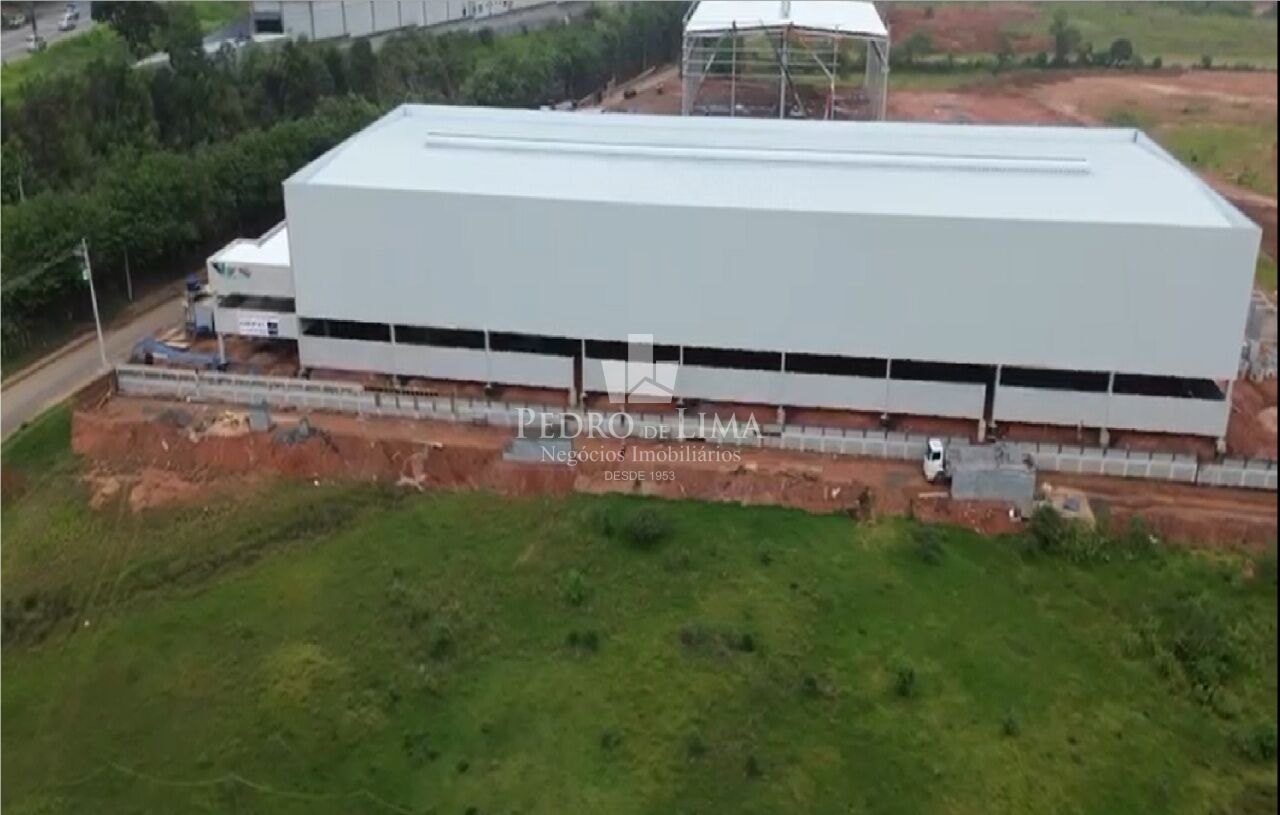 imagem do imovel Galpão Industrial 4.200m² de área útil, em Itaquaquecetuba. ref: TP30331