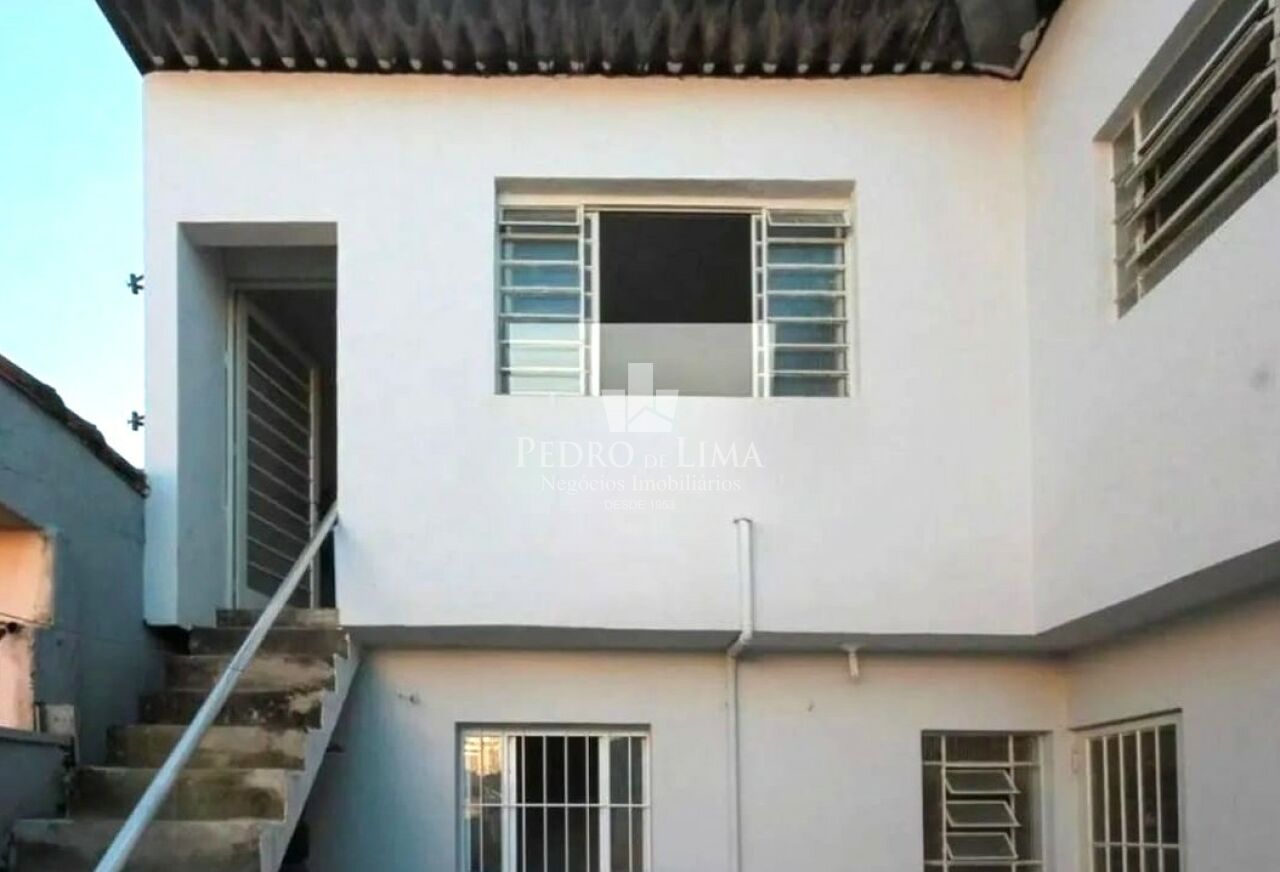 Casa Térrea, 2 quartos, banheiro, quintal, 2 vagas + 2 casas no mesmo terreno 